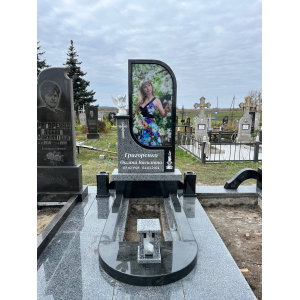 Пам'ятник для девушки